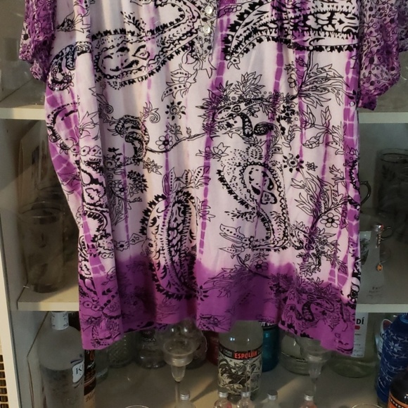 Shirt - Picture 2 of 3